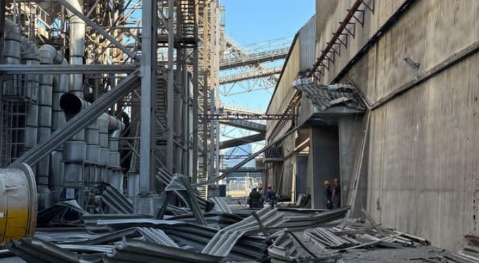又炸了黑海沿岸港口方向再次传来密集的剧烈爆炸，乌克兰粮油出口巨头Kernel