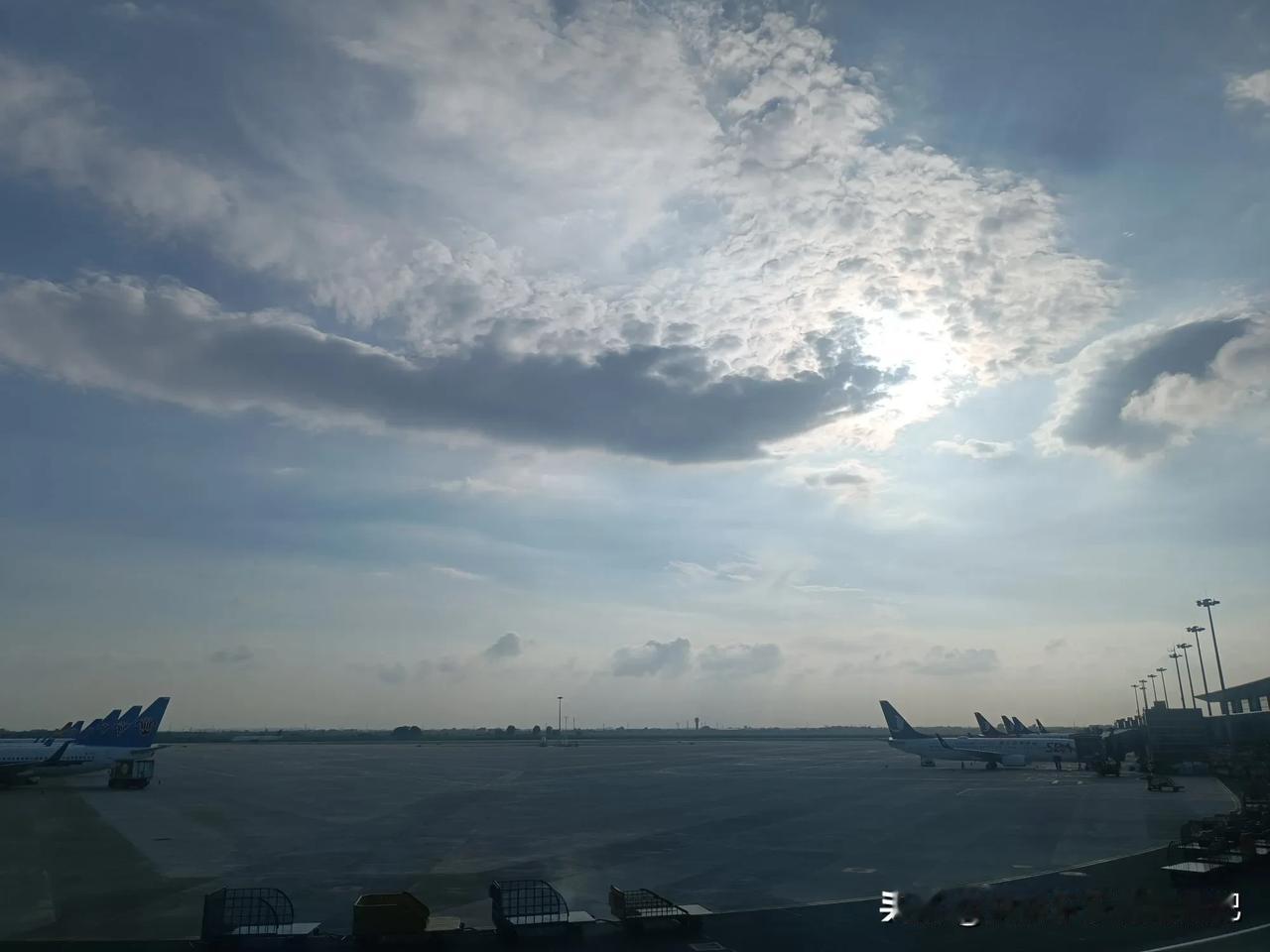天空飘来朵朵云