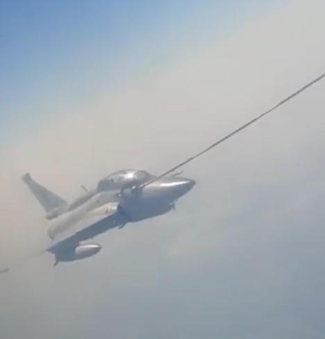 腿短不是问题，只要具备空中加油能力，想去哪都行。装备巴基斯坦多年的JF-17“