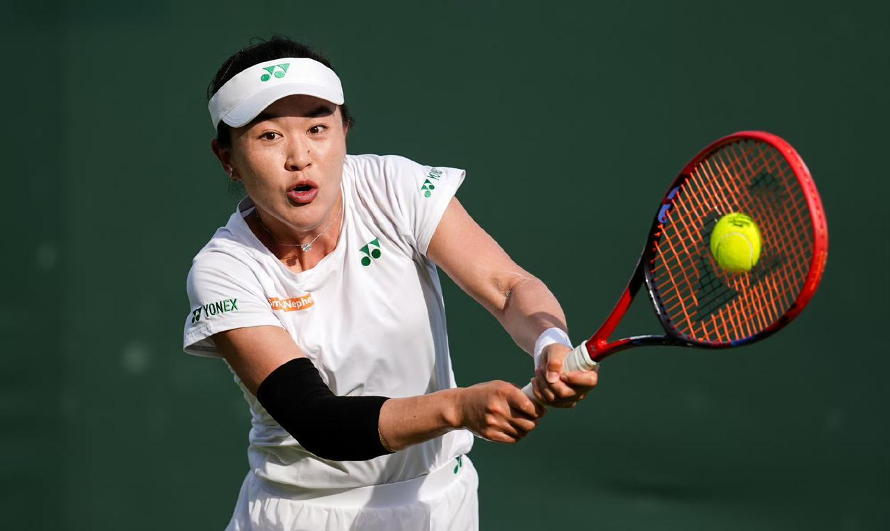#网坛风云#WTA1000蒙特利尔站首轮，中国选手朱琳以6-4/7-6(3)击