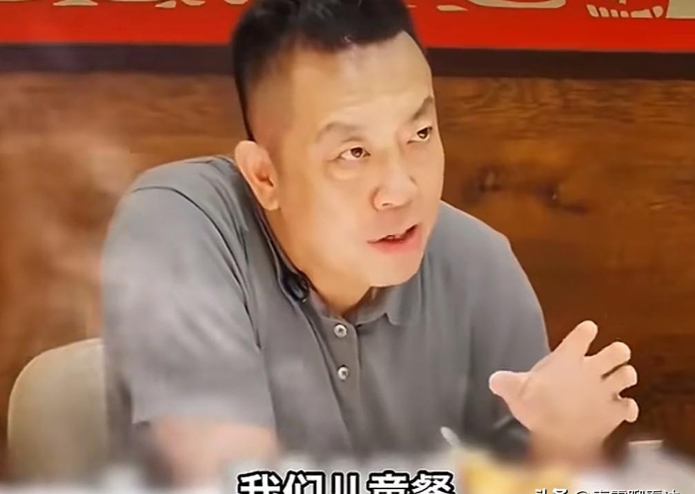 西贝这回真被自己坑了。一天亏两三百个万，不是说说而已。370多家店，堂食砍半，