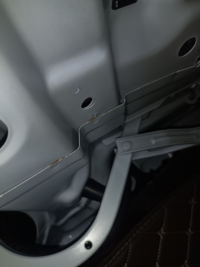 帝豪同通病才2000多公里就生锈了