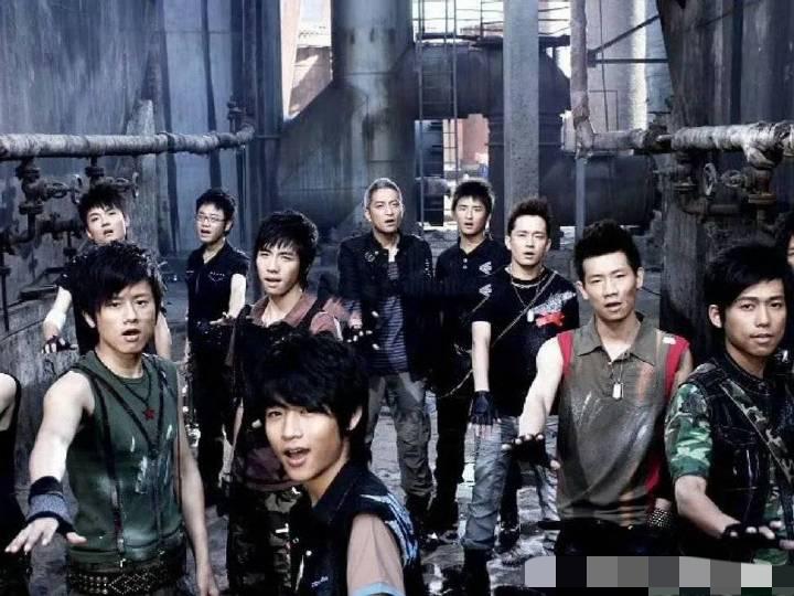 惊了！今天丽江机场被07快男承包了。🥭台下血本用心了。终于舍得给友友们带来