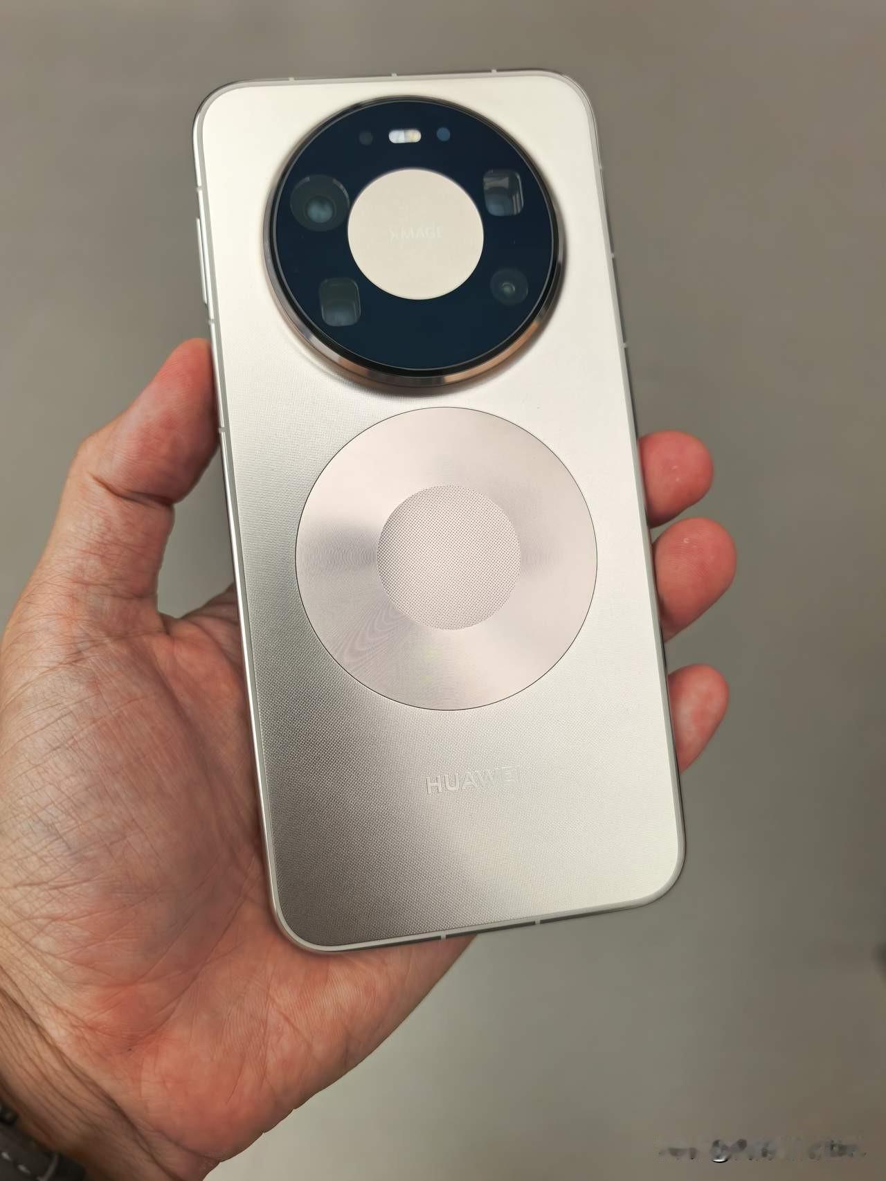 奇怪了，华为mate80系列已经半个月没有公布销量了，以前都是一个星期发布一次，