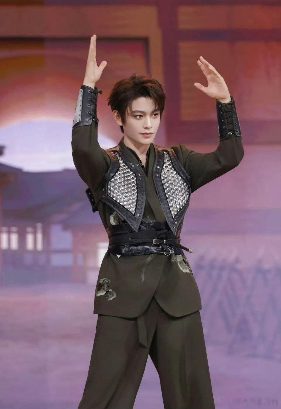 丁禹兮变脸这块儿你好星期六丁禹兮的变脸功底也太强了，不管是角色情绪切换，还是综艺