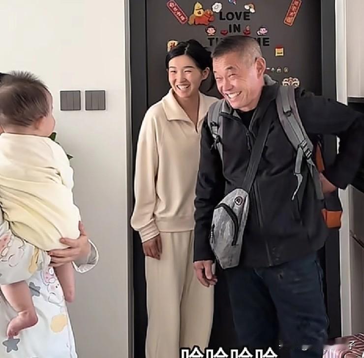 球球的婆婆一直在北京帮忙带娃，从没有回老家，网友都心疼太辛苦，而球球却精致的岁月