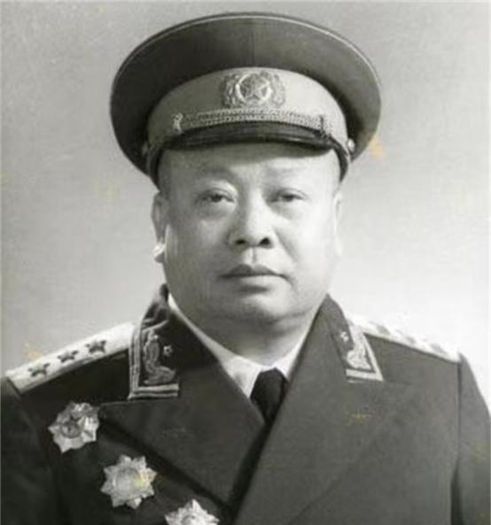 1927年，一位地主买了50支手枪和2000斤炸药，支持儿子革命，结果却惨遭灭门