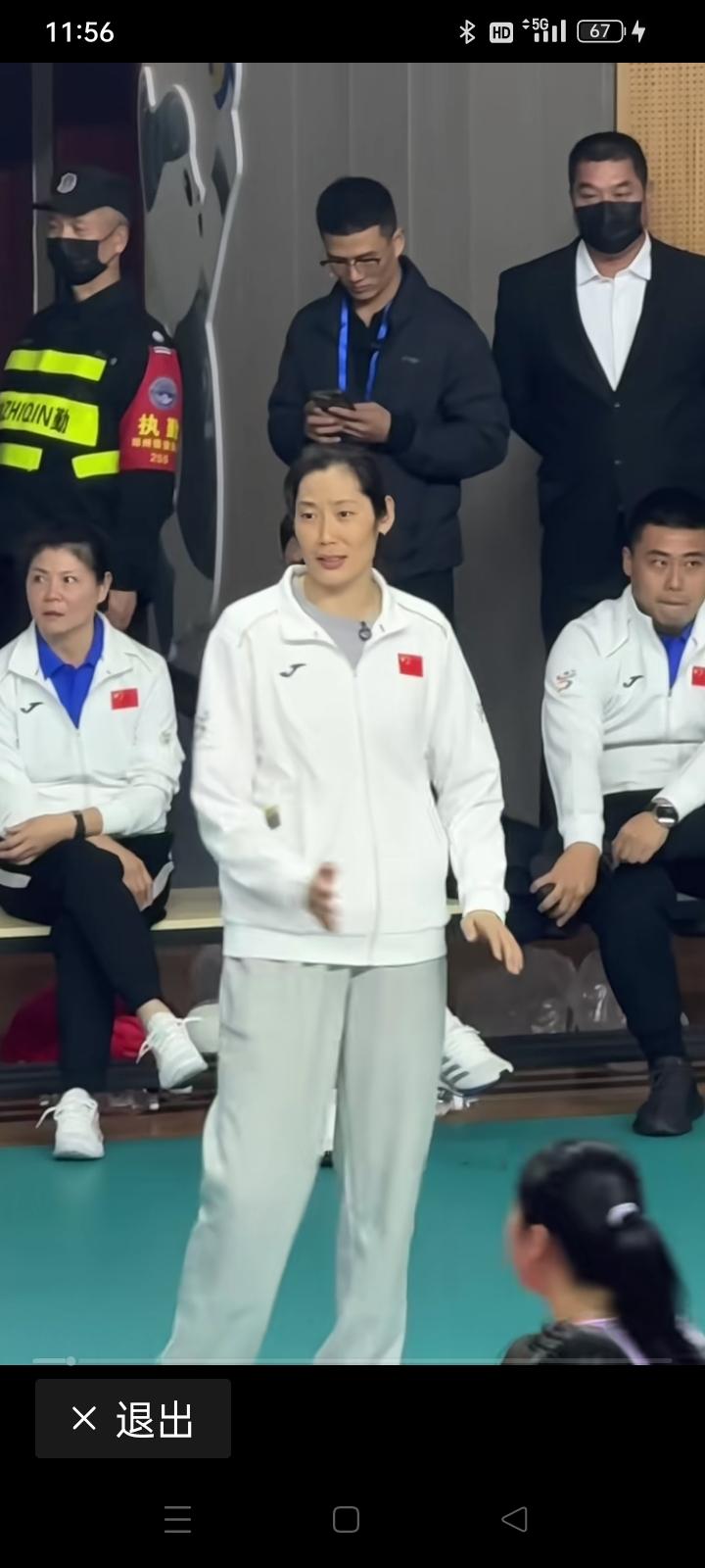 朱婷越来越越成熟，越来越有教练范。论个人能力，实话实说朱婷的状态肯定不如以前，