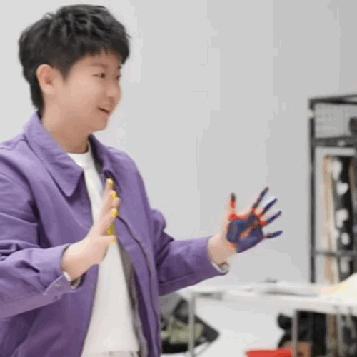 孙颖莎高露洁品牌代言人炫彩小手🐾​​​