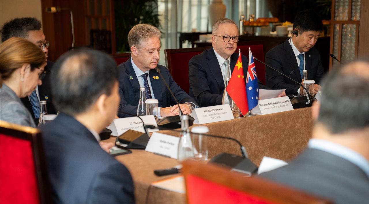 中国和澳大利亚谈妥了7月15日上午，中国方面在北京会见了来华进行正式访问的澳大