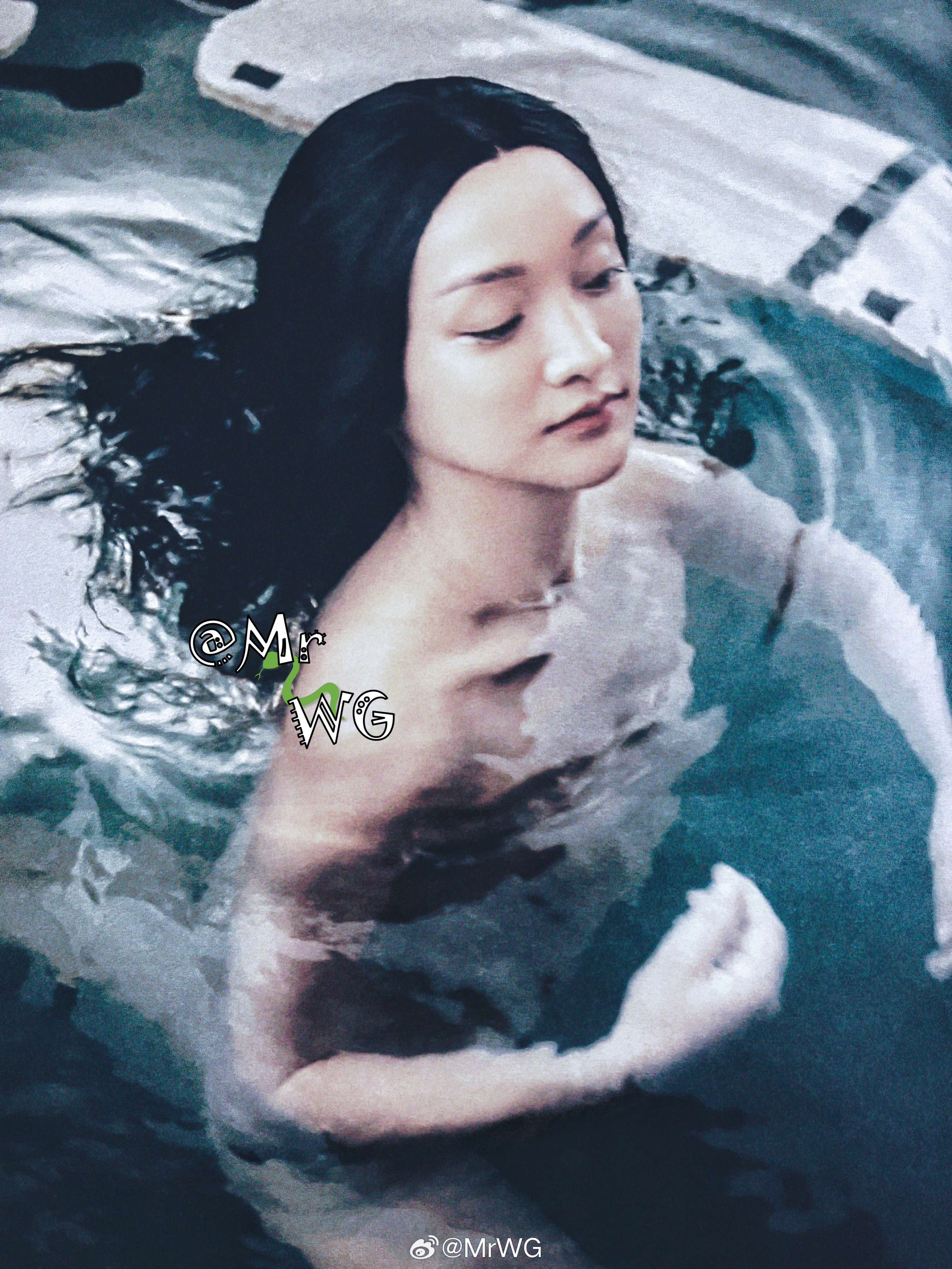 周迅独家扫描水下蜕皮、换皮，灵动慧黠又可爱的九霄美狐——拍摄🎬【画皮2】的周