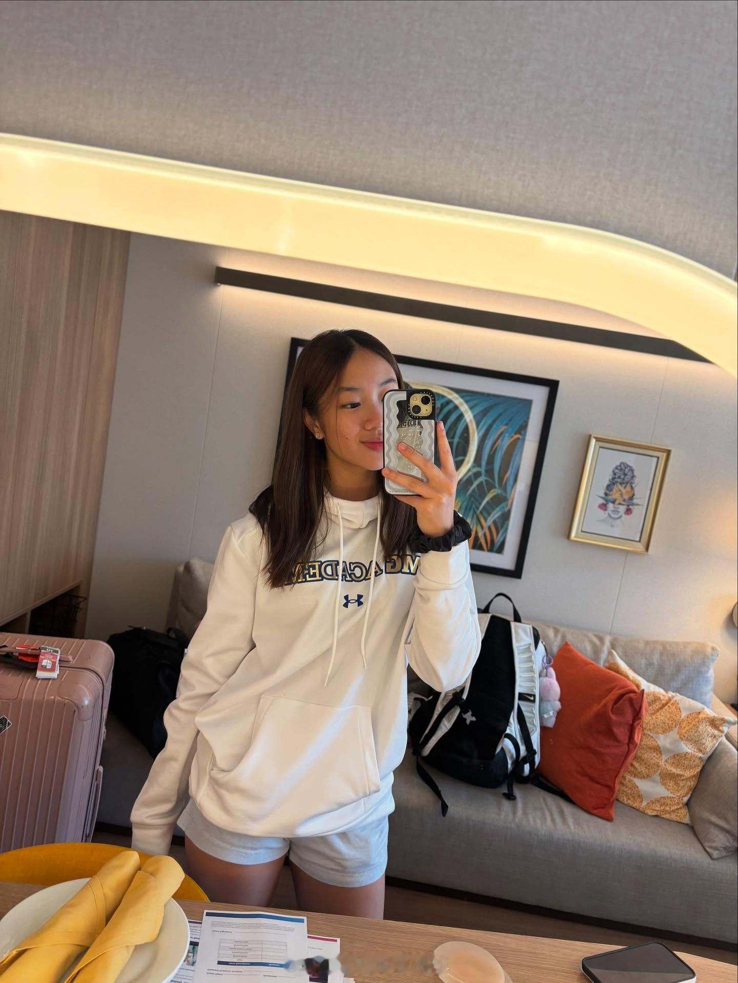 neinei手臂线条neinei晒暑假旅游照漂亮唉​​​