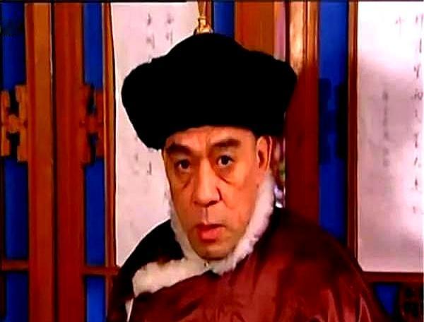 在电视剧《雍正王朝》中，隆科多这步军统领衙门当的是真憋屈。他明明握着京城