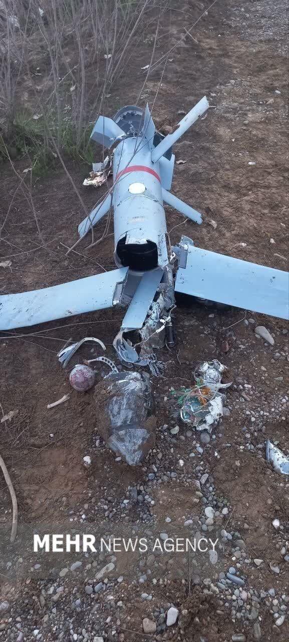 一枚坠毁的以色列导弹，未爆炸的弹头清晰可见（红色）。目前没有公开的以色列武器与此