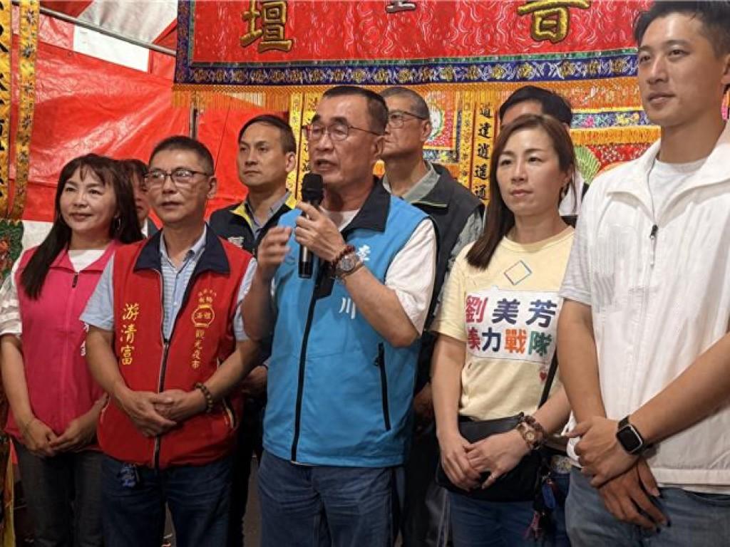 今日，“信民协会”公布由民调专家戴立安所设计与分析的新北市长民调，在支持度方面，
