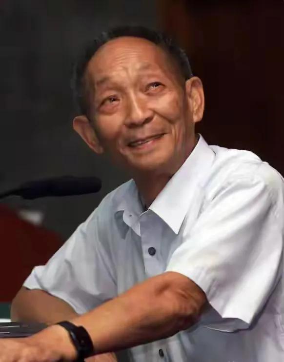 关于“央美画家方力钧丑化袁隆平”的问题，我觉的画的确实太不好看了。