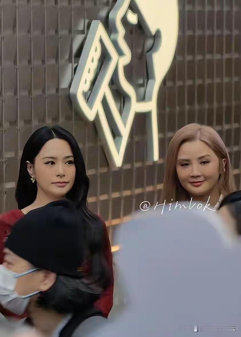 阿SA颜值下跌太多，疑填充失败，导致面部肿胀假面感强，为什么圆脸大眼甜妹都容易老