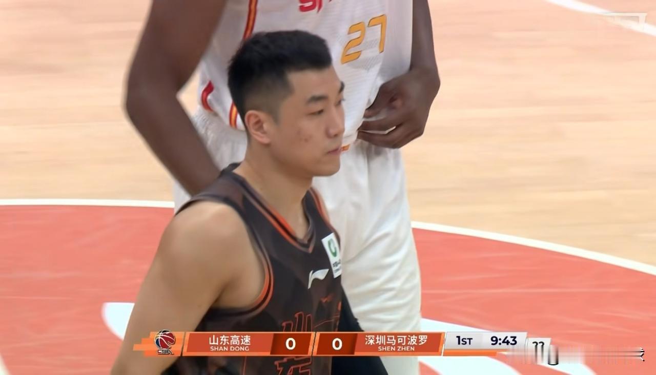 山东高速当家后卫高诗岩真是让人大吃一惊！在今天山东高速主场迎战深圳马可波罗的比赛