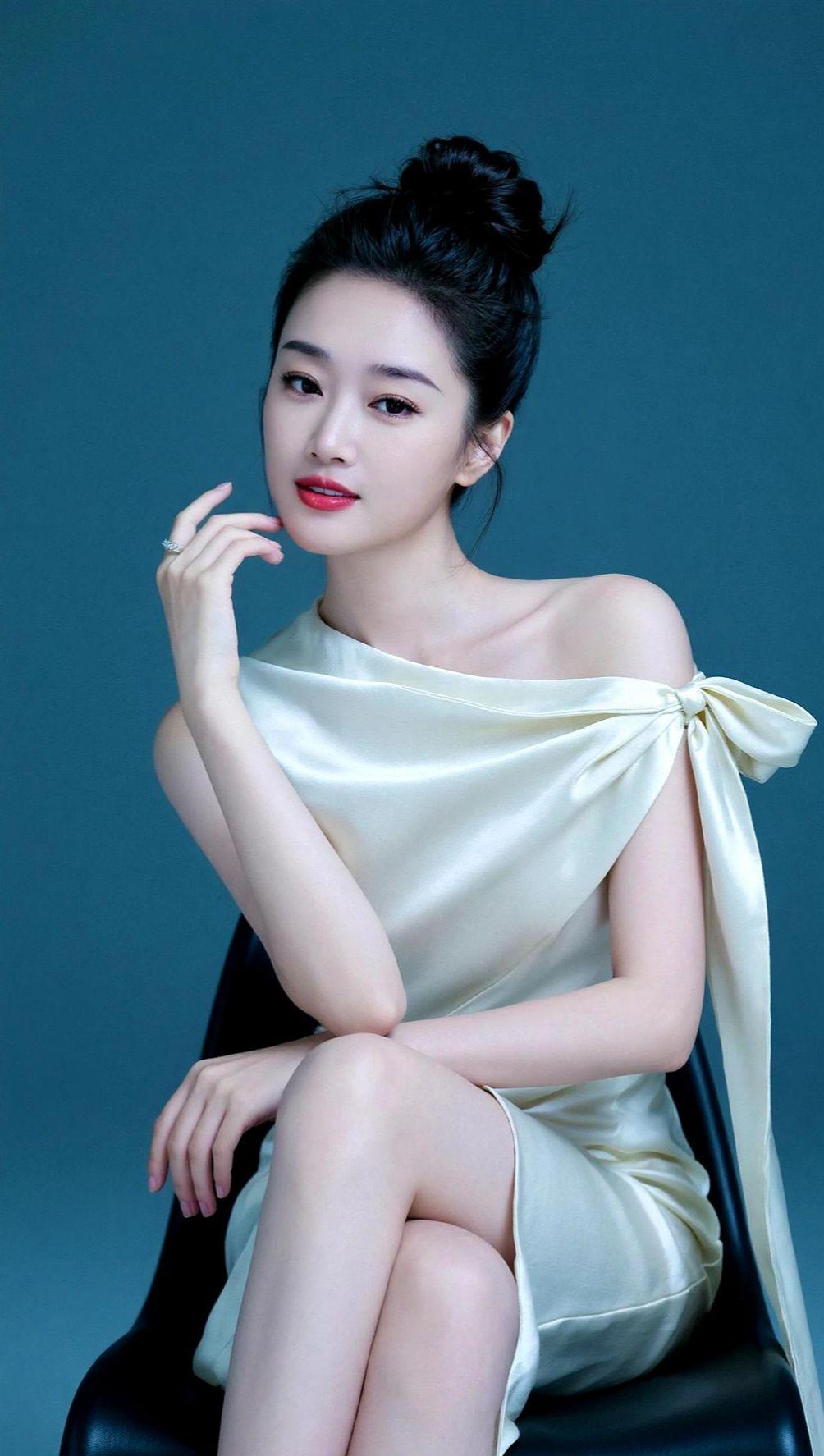 我终于信了~AI优雅肖像写真