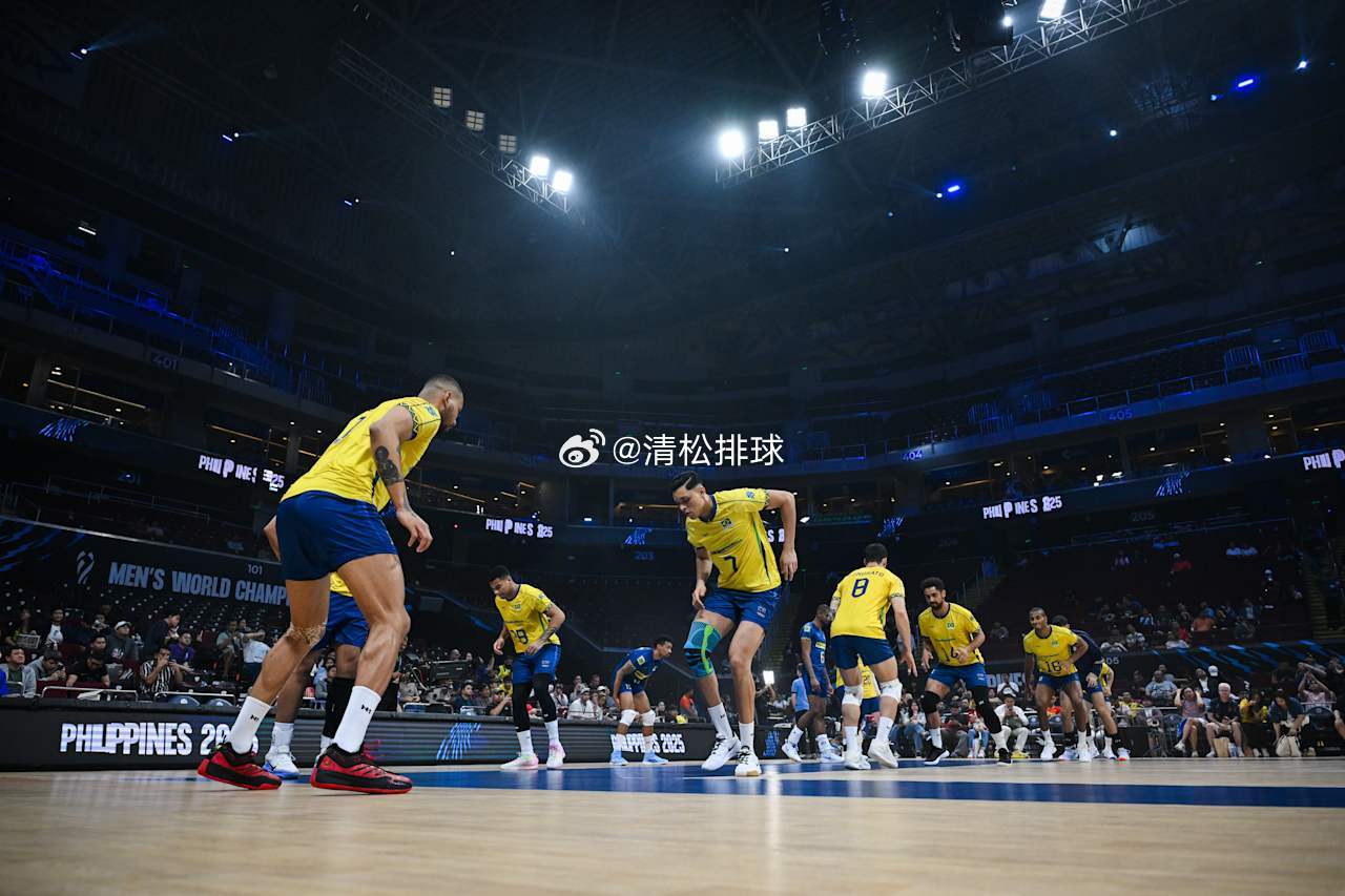 中国男排1-0巴西男排（小组赛）第一局技术统计总得分：25-19进攻：15-12