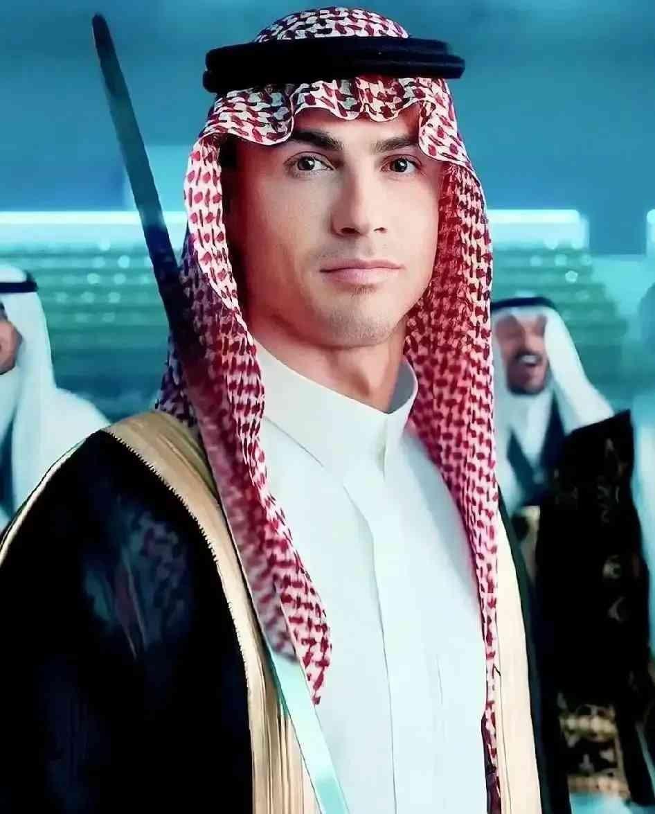 先不聊球，你瞅瞅人家这合同条款。上来先塞15%股份，不是奖金，是股权。踢了两年