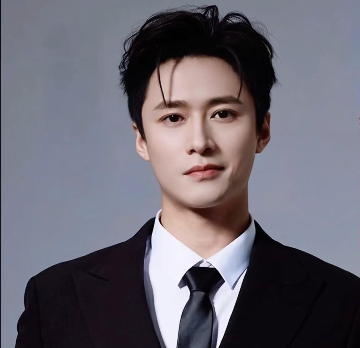 内娱“扫地僧”王皓祯，你可能没听过这个名字，但一定刷到过他的短剧。不直播，不炒