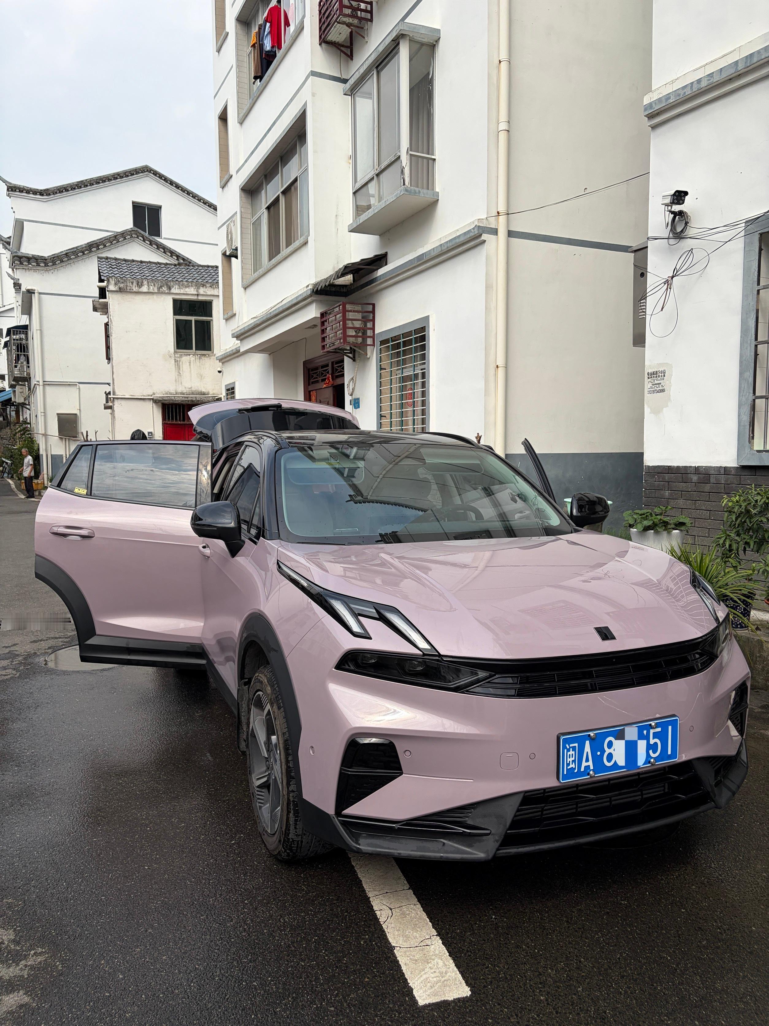 提车半个月以来，第一次给小6子洗车。[doge]​​​