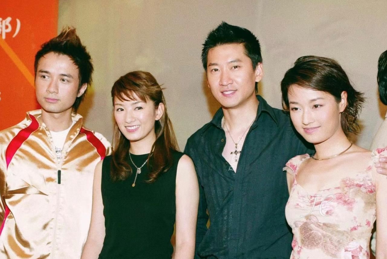都说周杰演技好，其实他的长相也清秀耐看，有北方男人独特的气质。当年《还珠三》在