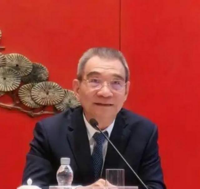 林毅夫认为，如果中美不再进行贸易，那么作为一个拥有全球35%工业产值的大国，中国