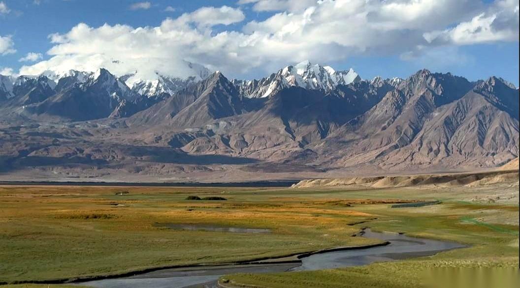 最让我上头的，不是百年前打了多少仗，丢了多少地。是那个叫麦克马洪的英国佬，就拿