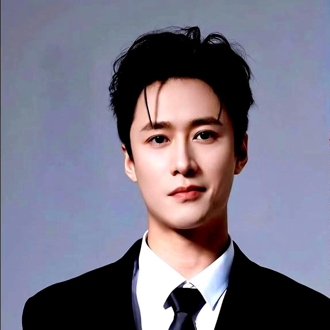 王皓祯新剧热度16500，而他们只有6500。平台数据后台截图一出来，整个