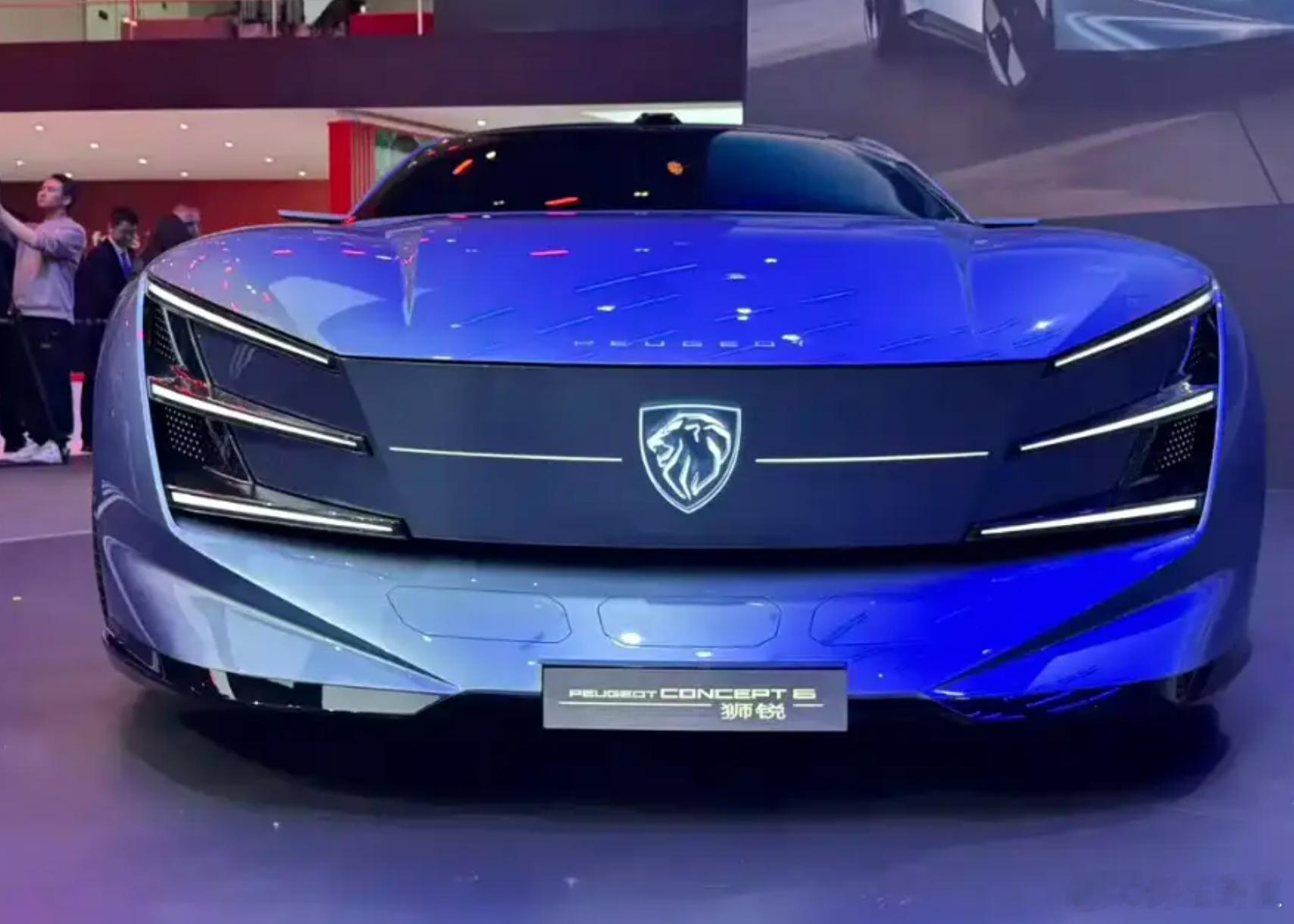 标致概念车ConceptS狮锐和琉明（是这么写么？）最大的区别是，后者的前方