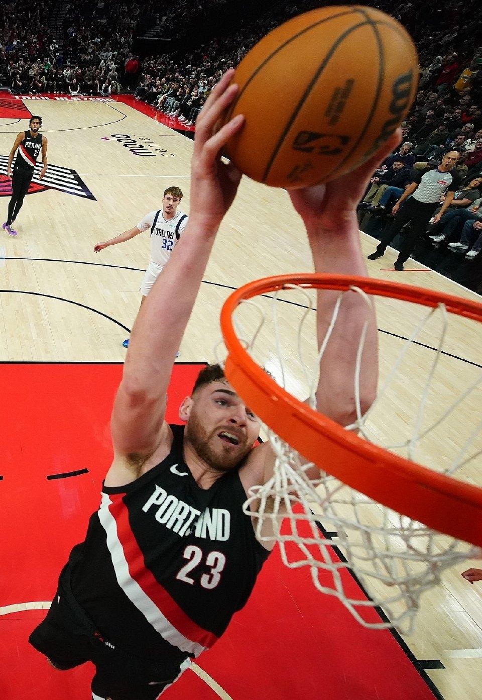 有一说一，今日克林根和唐斯根本不在一个级别！！唐斯：本场出战28分钟，投篮13