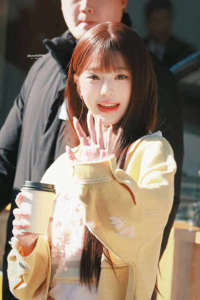 张元英💛今天是纯粹的萌嘞～