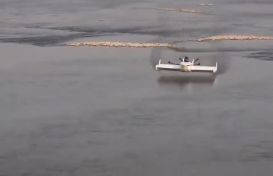 江西小伙制造出地郊分行器，可贴地贴海飞行，这可厉害了！关键是，这个很适用。贴海