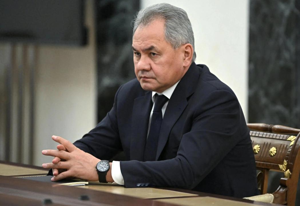 绍伊古的专机落地北京，舱门打开的那一刻，中东的倒计时钟表就开始疯狂加速了！短短2