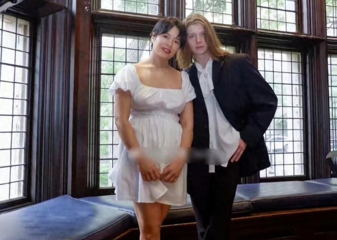 臭名昭著的“恨国女”许可馨，竟在美国结过婚！她曾扬言将全部资产捐给反华组织，如今