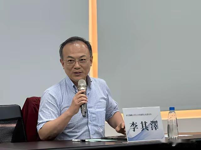 台湾学者提出两岸统一后相关建议引热议“两岸统一后建议：一，过渡期解放军不进