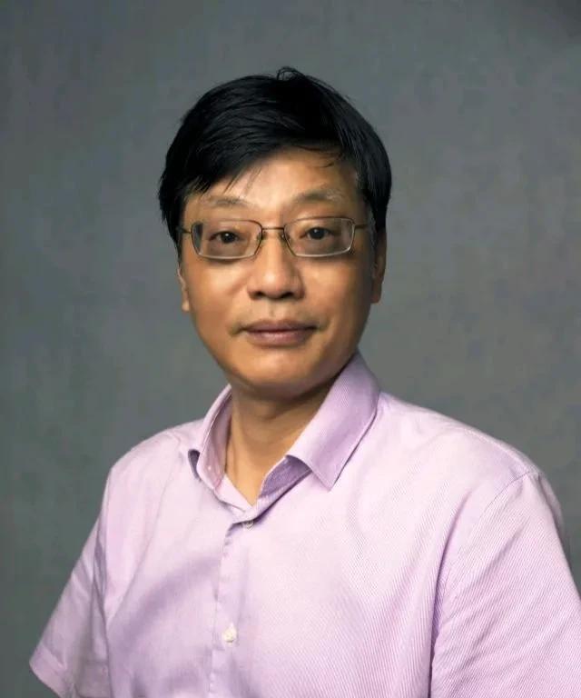 袁久红的再次复出，从另外一方面反映了现阶段我国在马克思主义研究领域的人才高度紧缺