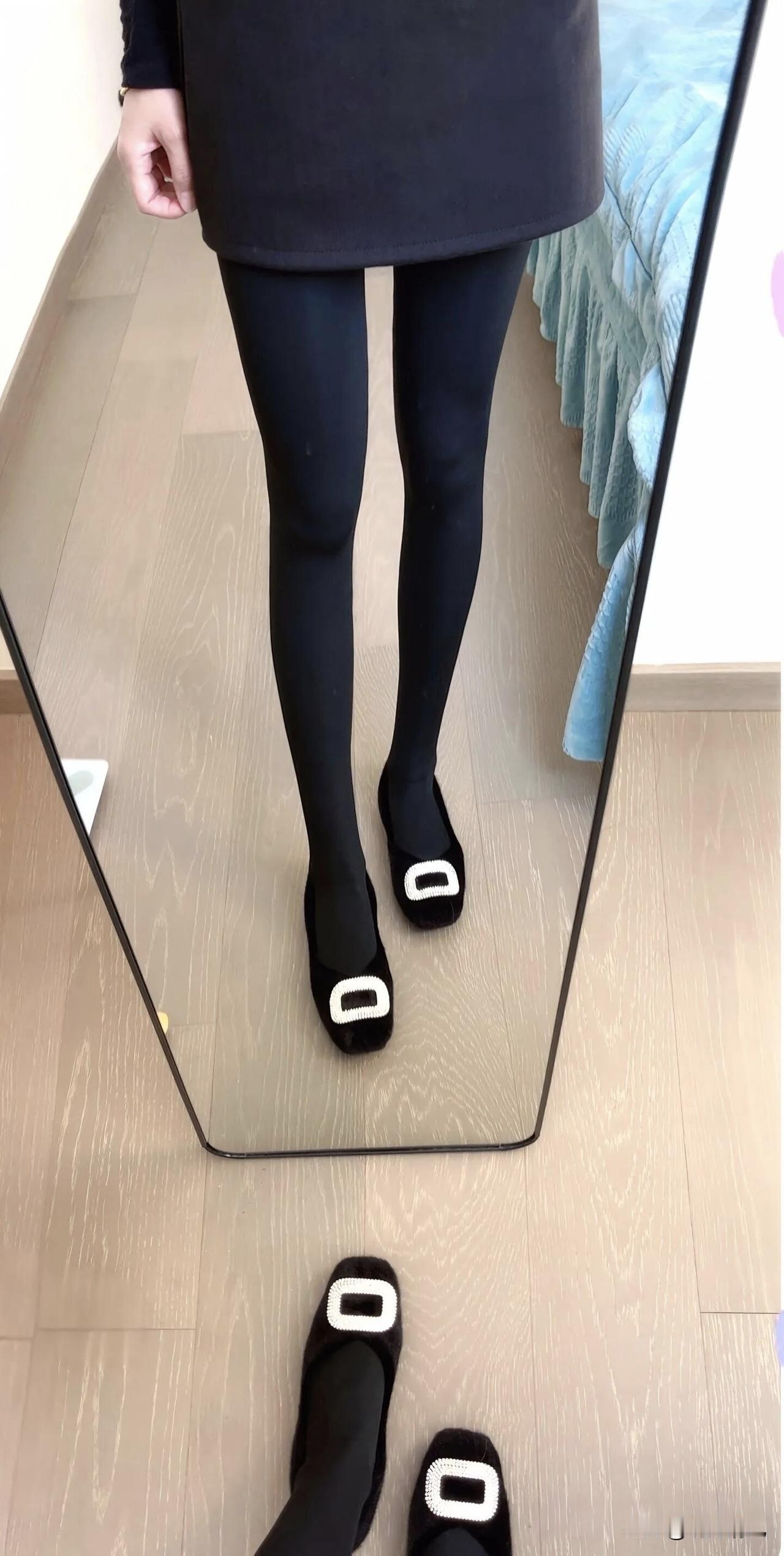 重要的不是长相，是感觉对吗？那种四目相对的瞬间，空气忽然安静，全世界只剩下心