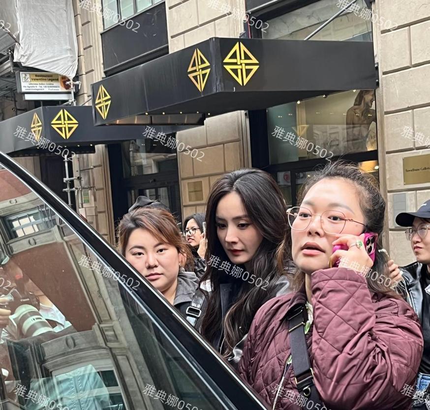 你敢信？身高167的杨幂，在米兰时装周硬把体重焊死在90斤！就因为镜头会把人