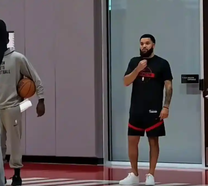 范乔丹用行动告诉你：火箭终于有了合格的领袖NBA本就是生意场，不少球员打球只为