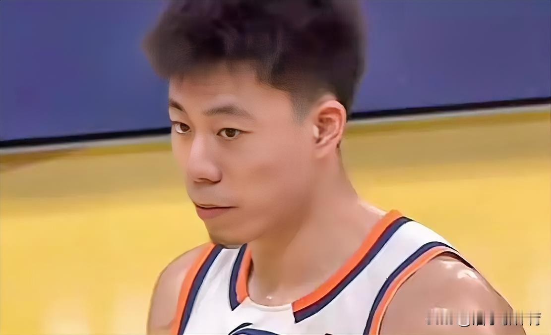 张镇麟意外落选男篮集训队，郭士强一句话已经道出真正的原因。男篮集训队再次增补三