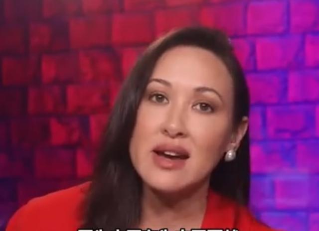 美国开始觉醒了！美国美女主播的话在网上传开了。她叫金·艾弗森，在节目里说的话挺扎