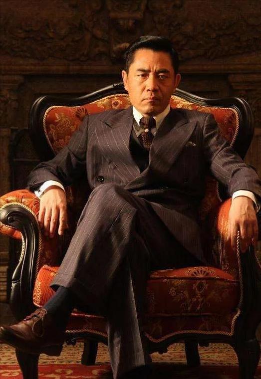 1995年，《大宅门》开始筹拍，男主定了陈宝国，已经给了他9万片酬。可是进组后陈