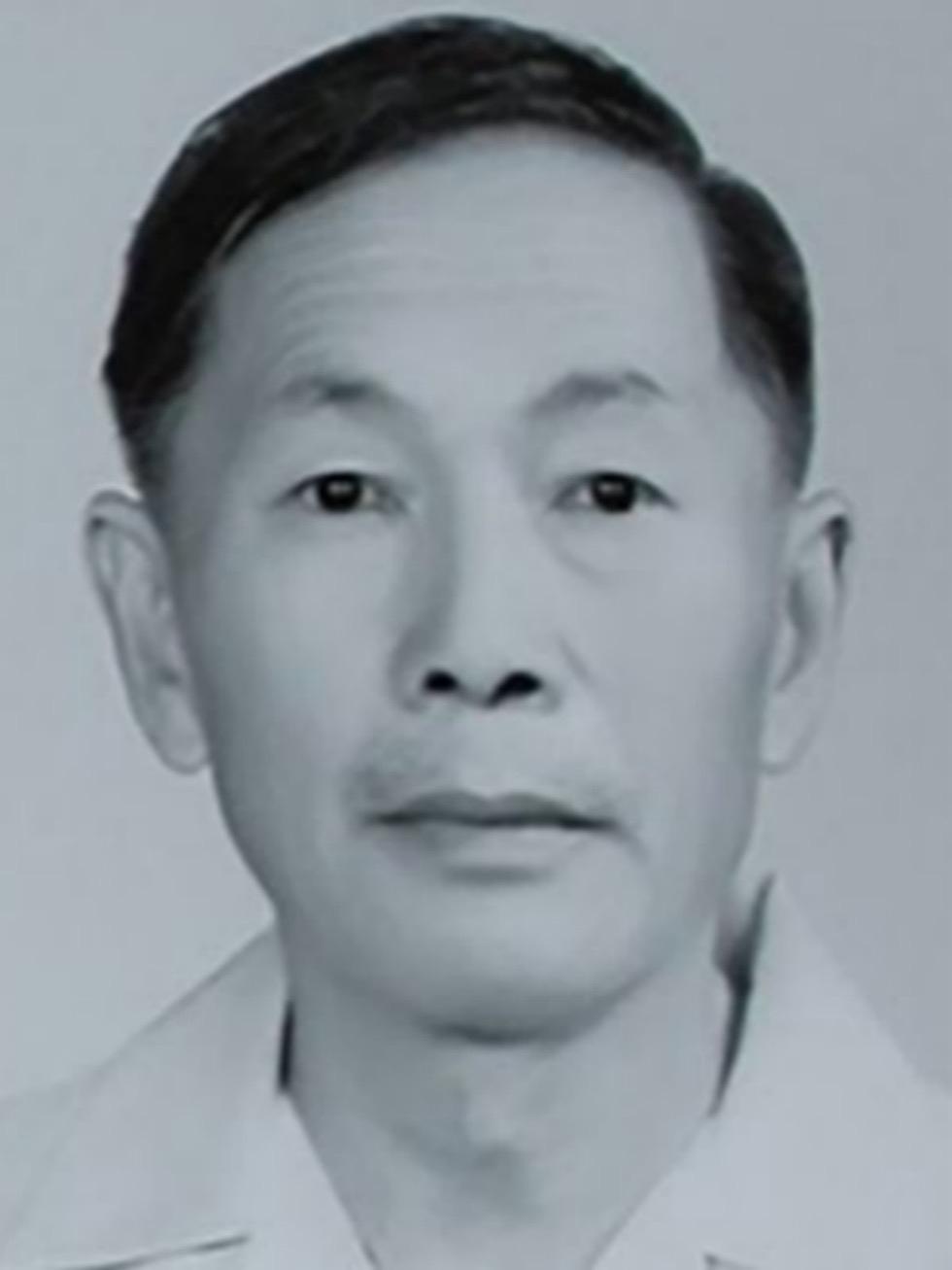 1989年，一个62岁的中国老人访美，几个中情局探员突然找到了他，出示证件后，说