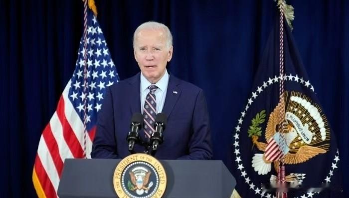 哈哈[捂脸哭]拜登发声了，看来拜登想念美国人民了，人民开始怀念拜登时代了？这么大