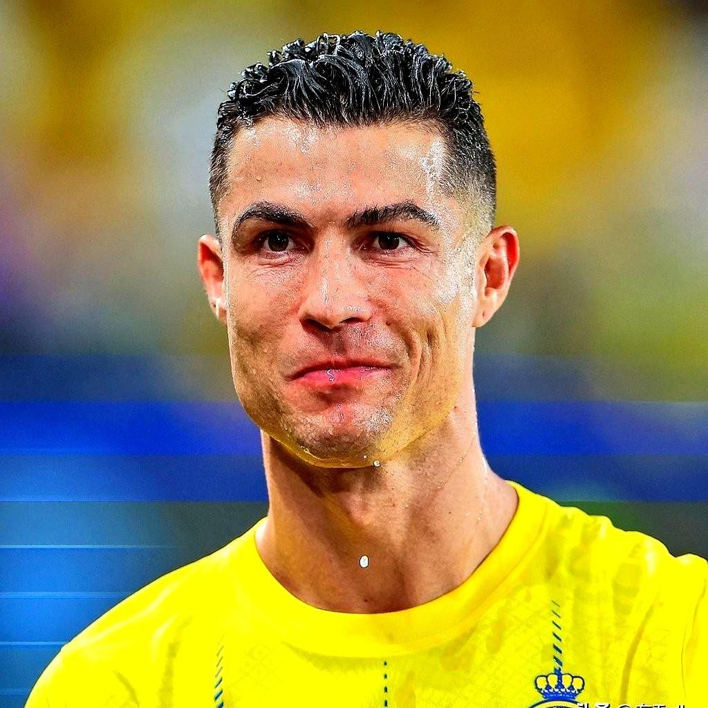 C罗亲口认怂！家人劝退役引全网破防：900球不够，他为啥非要冲1000？C罗