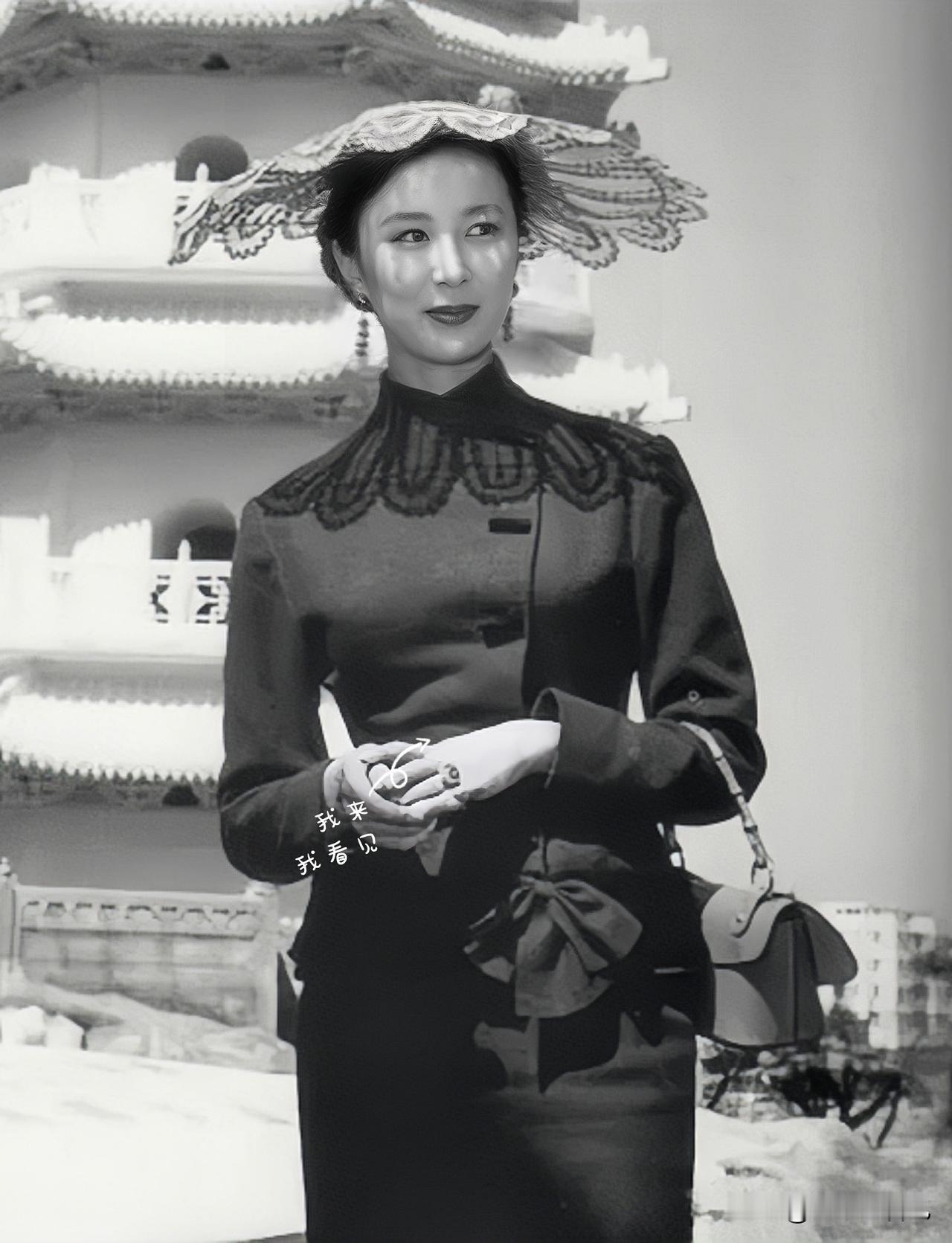 喜丧！山口百惠的“巴黎姑姑”，头上顶个筐都好看的气质美女“大岛理惠”，岛国明