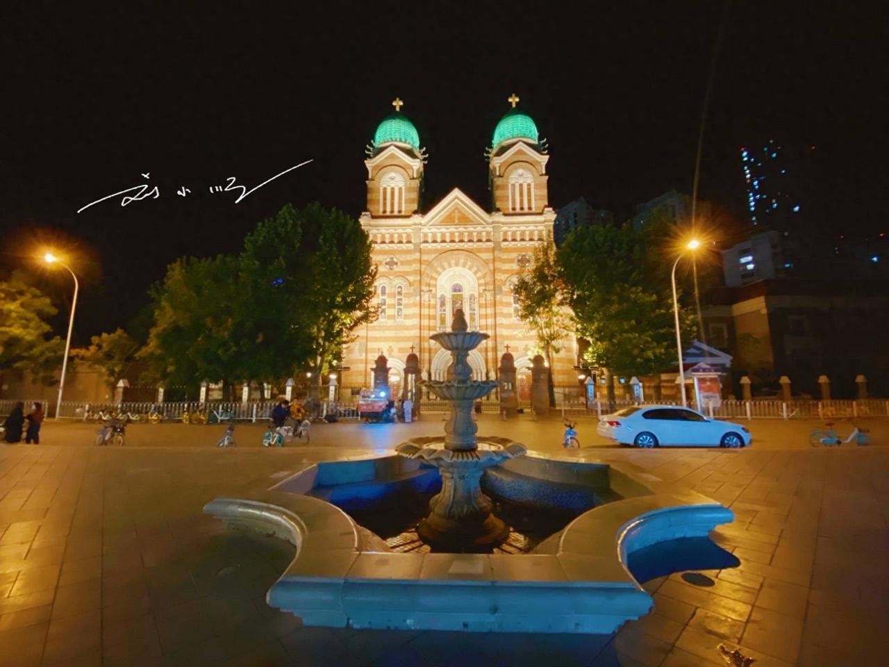 天津的西开教堂（全称“天主教西开总堂”）是有着上百年历史的“最美教堂”，凭借绝美